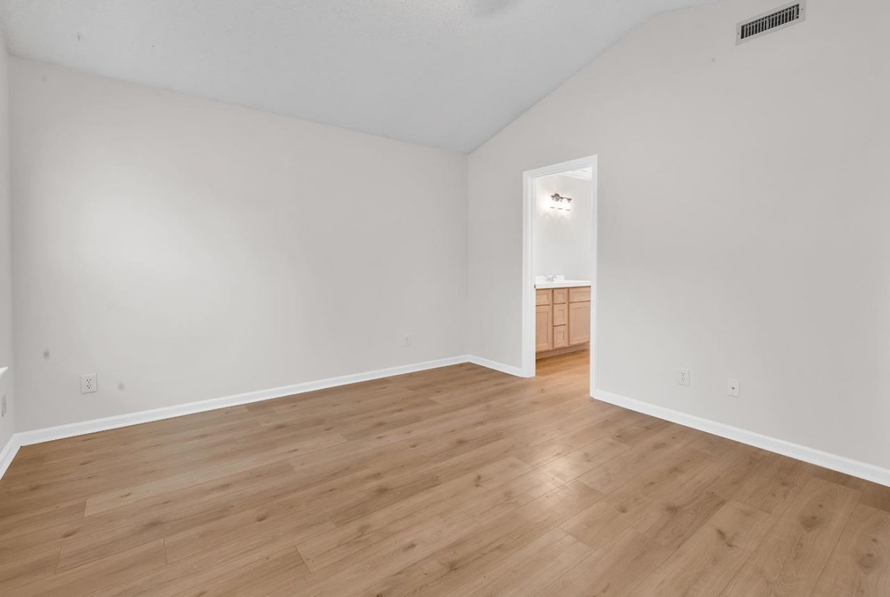 109 Coachman Ln. Photo 38