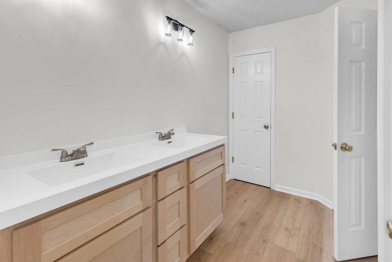 109 Coachman Ln. Photo 39