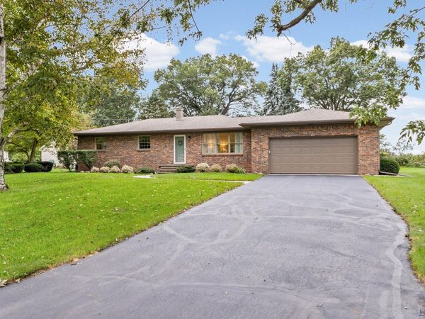 3818 McNeil , Petersburg, MI 49270