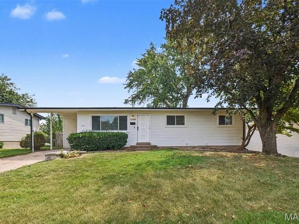 1260 Bobolink Drive , Florissant, MO 63031
