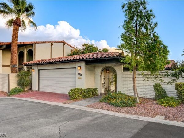 3005 Plaza De Rosa , Las Vegas, NV 89102