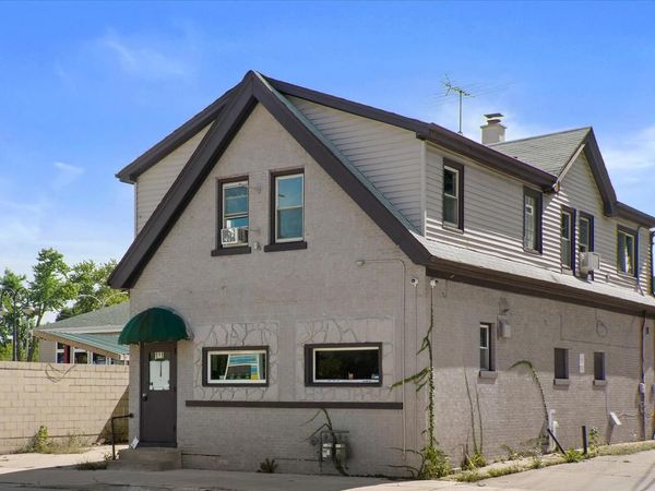 111 W Howard AVENUE, Milwaukee, WI 53207
