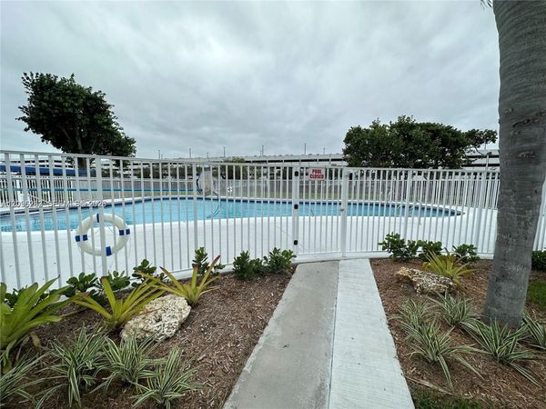 7410 SW 82nd St , Unit K210, Miami, FL 33143