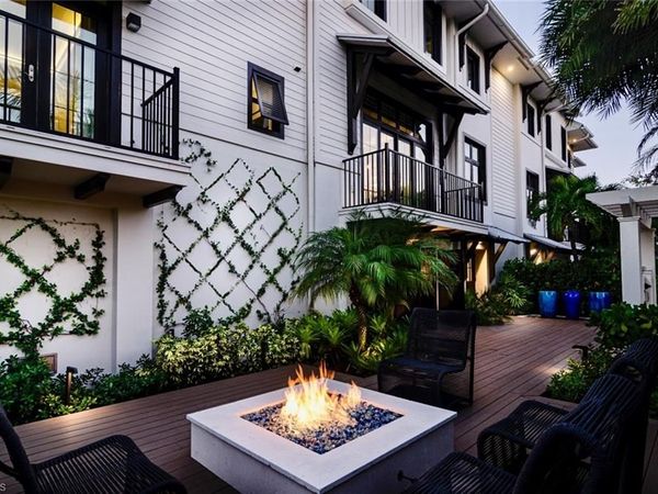 930 9th ST S, Unit 930, NAPLES, FL 34102