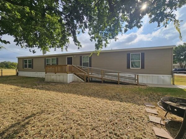 806 S 3rd Street, Unit 6, Grandview, TX 76050