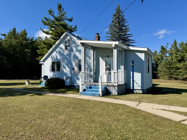 597 Garfield Avenue, Cheboygan, MI 49721