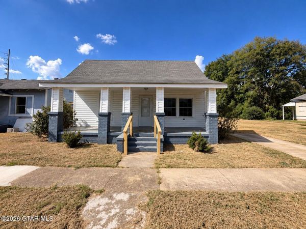 1615 4th Avenue S, Columbus, MS 39701