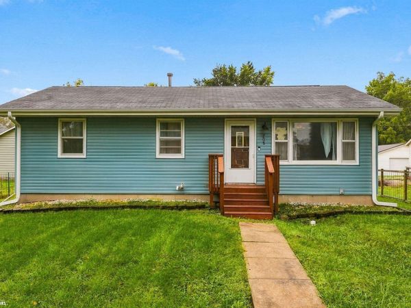 208 Middle St, Mediapolis, IA 52637