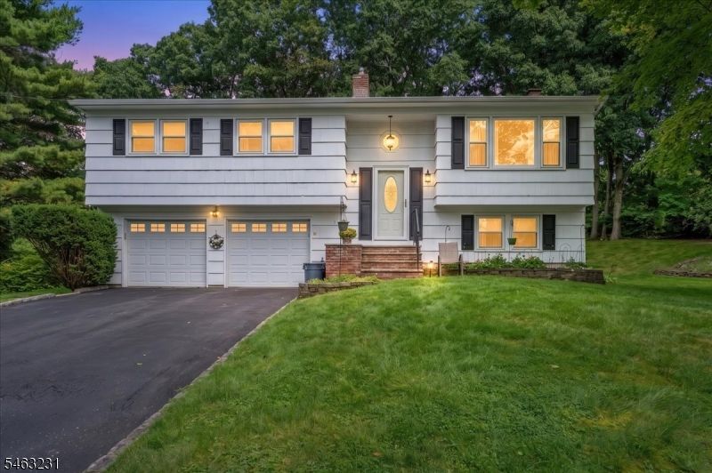 75 Fawn Ridge Dr, Long Hill, NJ 07946 Main Photo