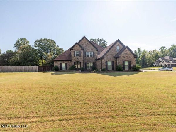 3328 Straw Bridge Road, Olive Branch, MS 38654