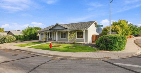 1426 Nightingale Way, Sparks, NV 89441 Photo