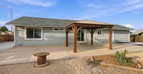 1426 Nightingale Way, Sparks, NV 89441 Photo