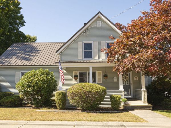 24 Lake St, Hudson, MA 01749