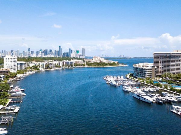 3 Grove Isle Dr , Unit CPH08, Miami, FL 33133
