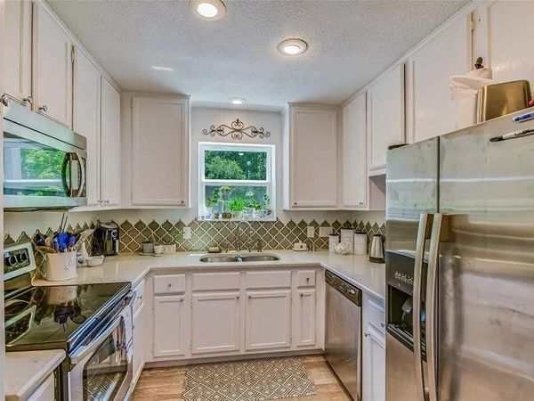 6600 Valleyside RD, Unit B8, Austin, TX 78731