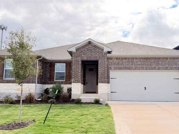 212 Divisadero DR, Hutto, TX 78634