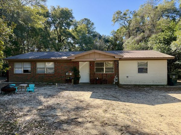 454 E Burdick Avenue, DeFuniak Springs, FL 32433
