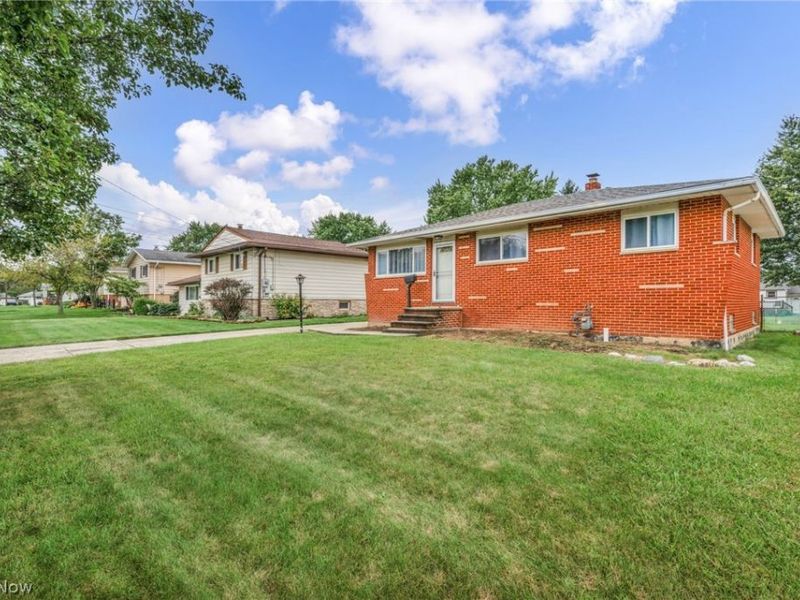 6314 Adair Drive, Brook Park, OH 44142 Photo 4