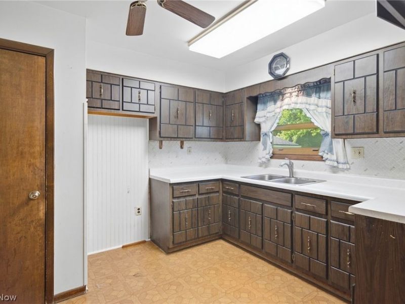 18328 Haskins Road, Chagrin Falls, OH 44023 Photo 12
