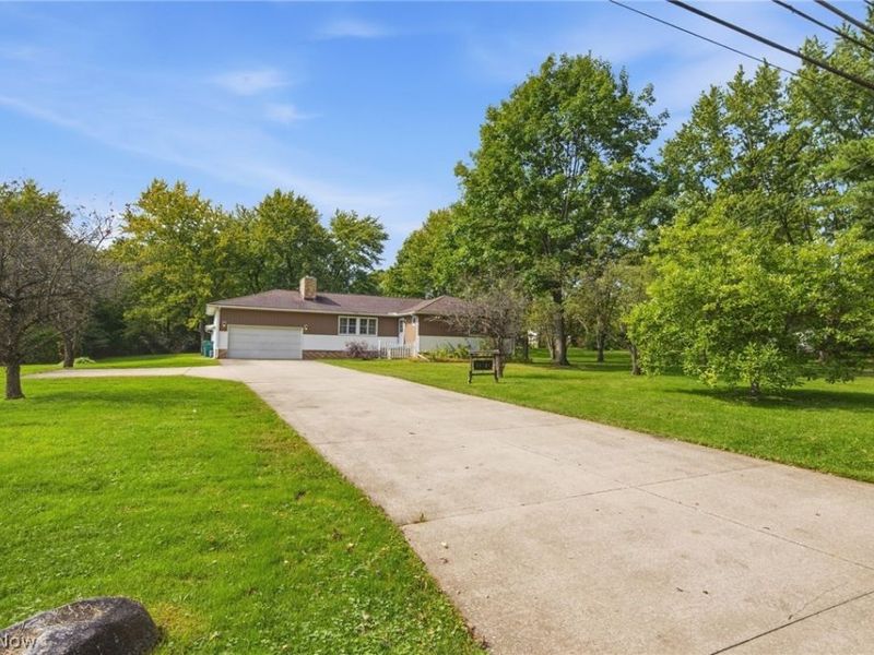 18328 Haskins Road, Chagrin Falls, OH 44023 Photo 5