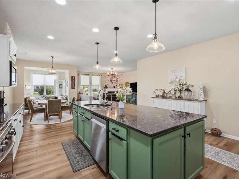 8009 Amberley Drive, Mentor, OH 44060 Photo 5