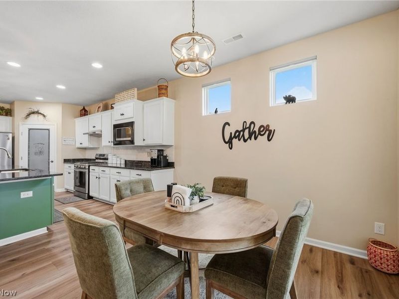 8009 Amberley Drive, Mentor, OH 44060 Photo 8