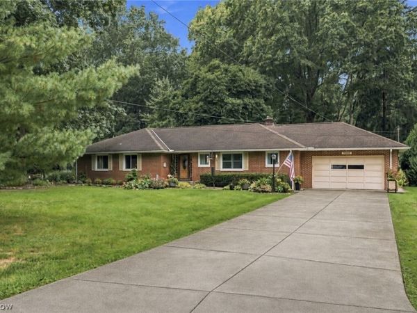 5988 Louis Drive, North Olmsted, OH 44070