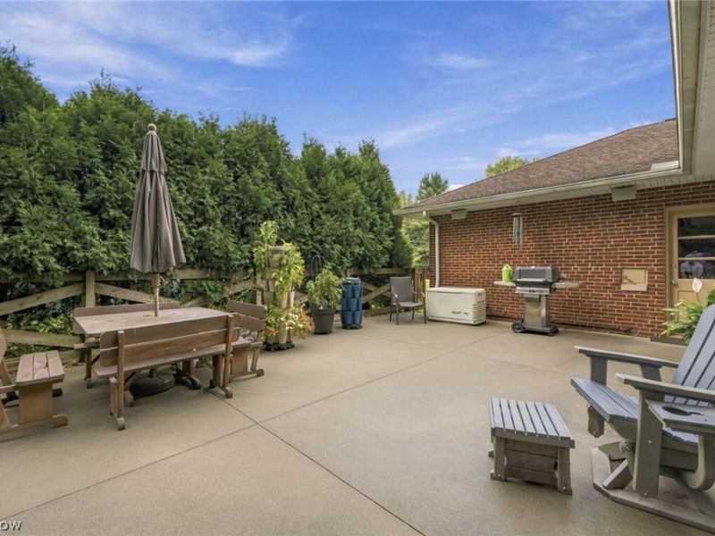 5988 Louis Drive, North Olmsted, OH 44070 Photo 34