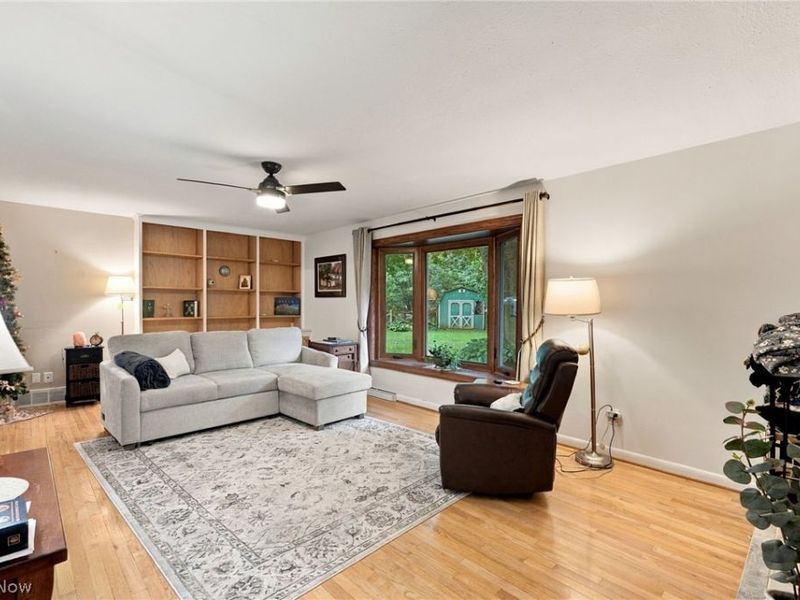5988 Louis Drive, North Olmsted, OH 44070 Photo 8