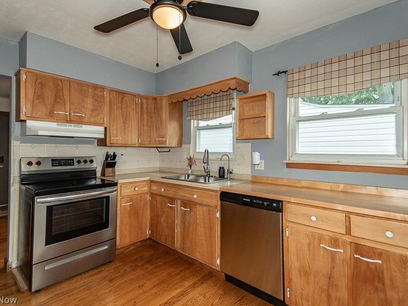 30140 Regent Road, Wickliffe, OH 44092 Photo 12