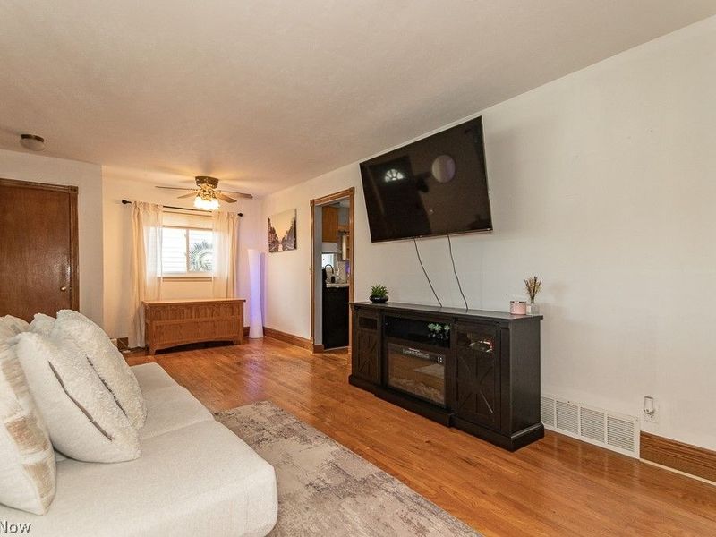30140 Regent Road, Wickliffe, OH 44092 Photo 8