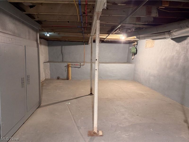 3209 Tampa Avenue, Cleveland, OH 44109 Photo 16