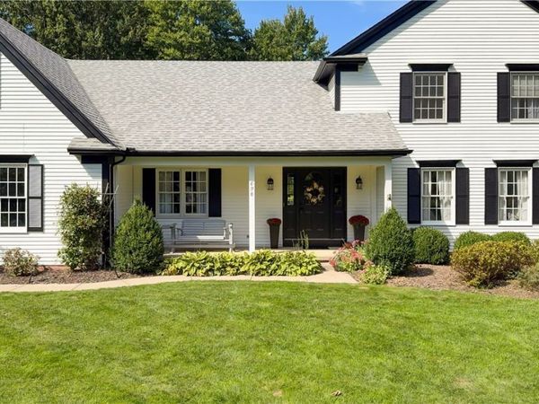 698 Deep Woods Drive , Aurora, OH 44202