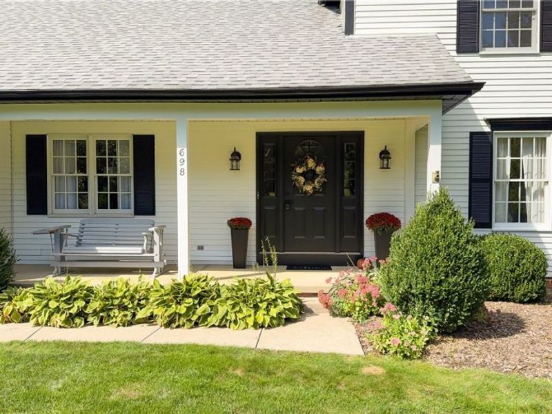 698 Deep Woods Drive, Aurora, OH 44202 Photo 2