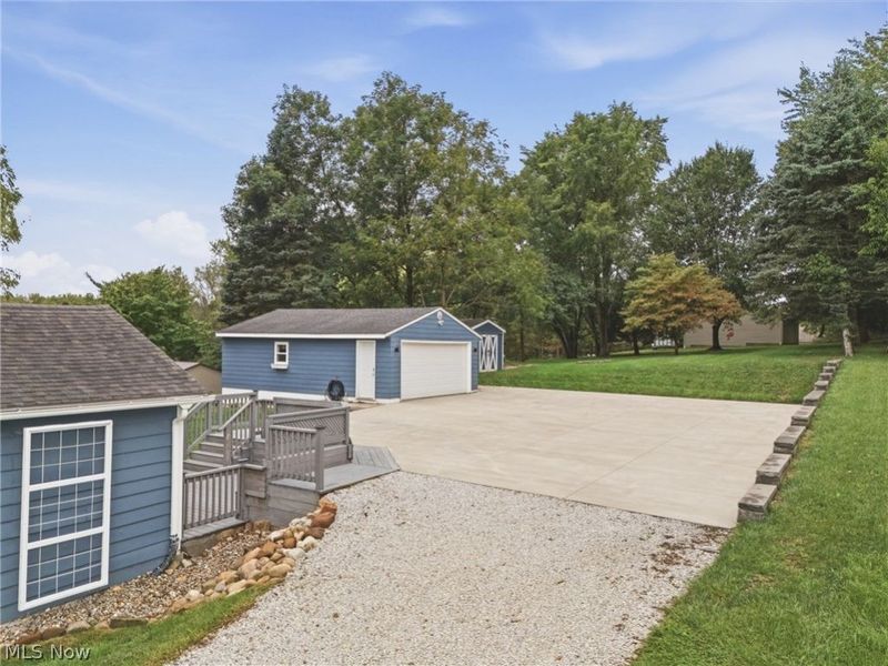 5104 Arlington Road, Green, OH 44720 Photo 2