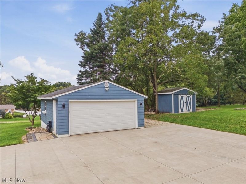 5104 Arlington Road, Green, OH 44720 Photo 3