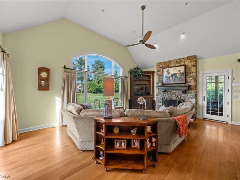 282 W Edinburgh Drive, Highland Heights, OH 44143 Photo 17