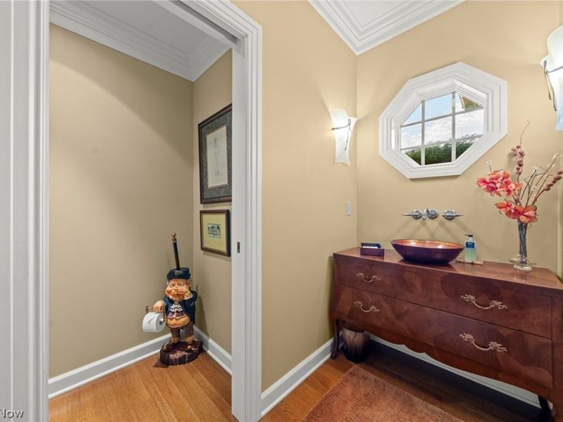 282 W Edinburgh Drive, Highland Heights, OH 44143 Photo 19