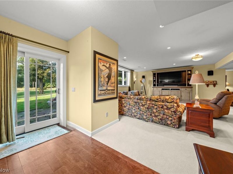 282 W Edinburgh Drive, Highland Heights, OH 44143 Photo 38
