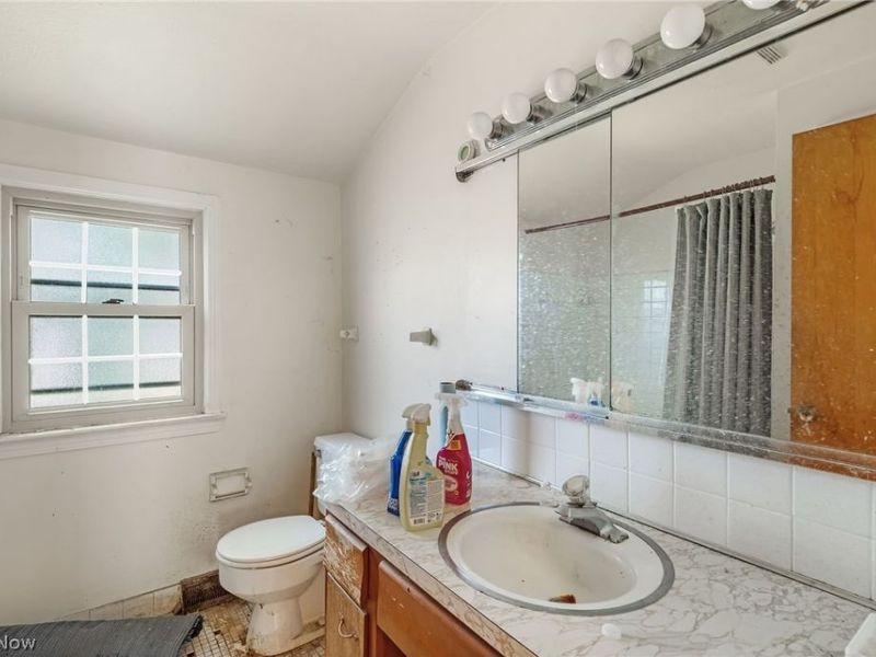16002 Colletta Lane, Cleveland, OH 44111 Photo 23