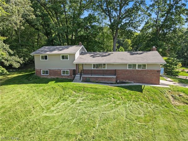 11121 Lafayette Drive NW, Canal Fulton, OH 44614