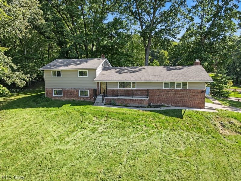 11121 Lafayette Drive NW, Canal Fulton, OH 44614 Photo 1