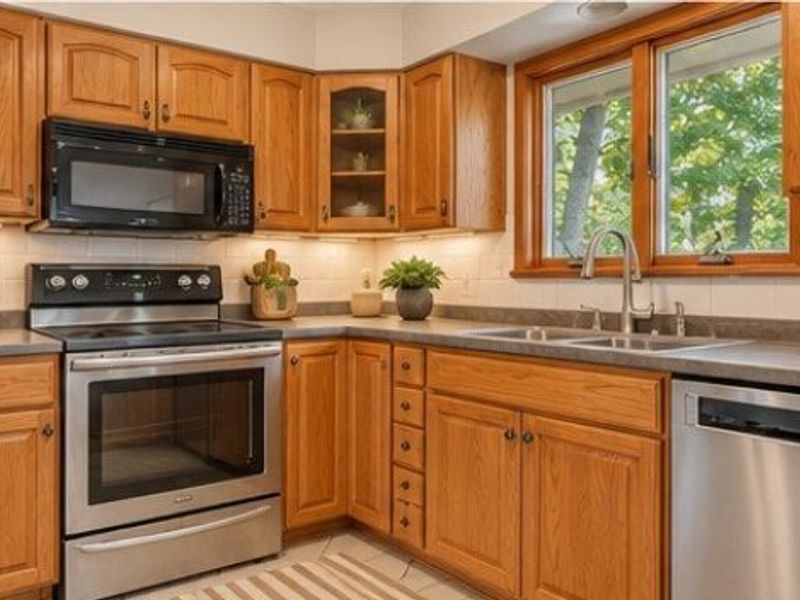 11121 Lafayette Drive NW, Canal Fulton, OH 44614 Photo 17
