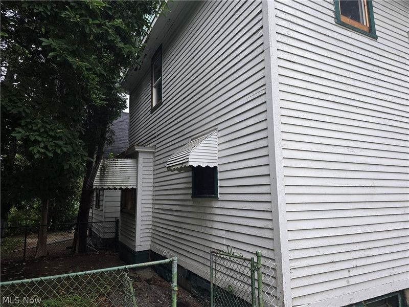 3952 E 74th Street, Cleveland, OH 44105 Photo 16