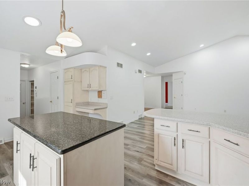 3721 Mercedes Place, Unit 10, Canfield, OH 44406 Photo 12
