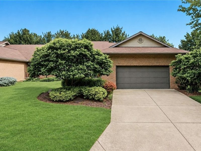 3721 Mercedes Place, Unit 10, Canfield, OH 44406 Photo 2