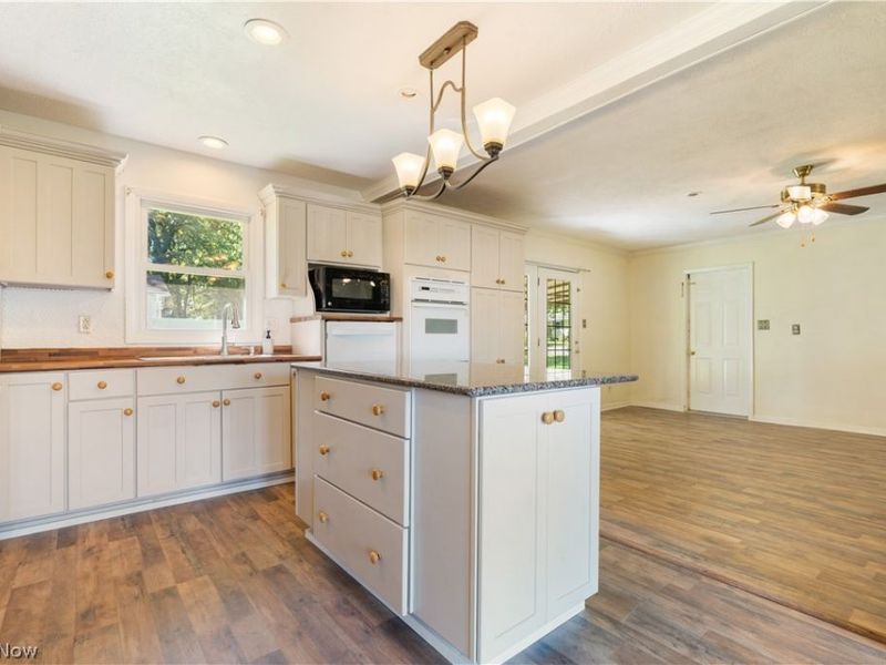 1566 Beechview Avenue , Alliance, OH 44601 Photo 7