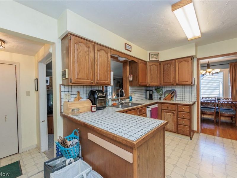 493 Malvern Road, Akron, OH 44303 Photo 13