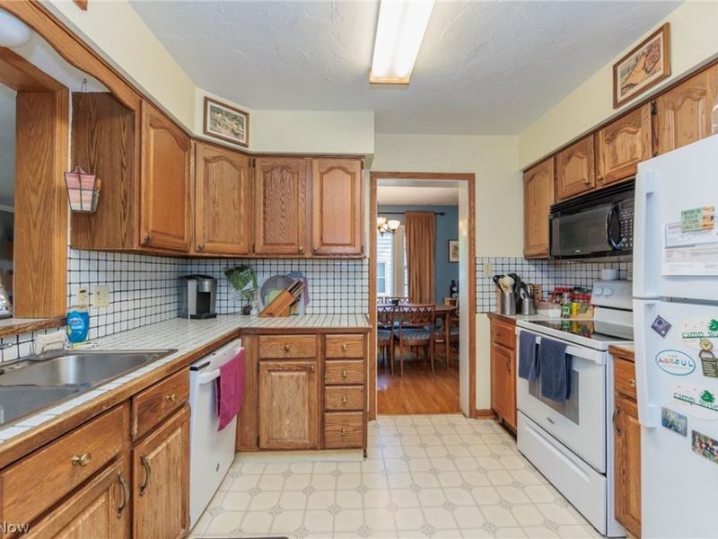 493 Malvern Road, Akron, OH 44303 Photo 16