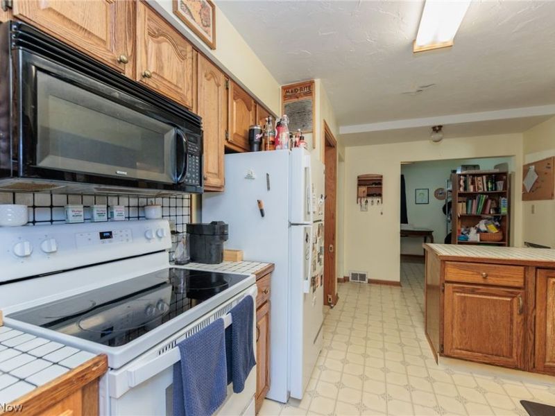 493 Malvern Road, Akron, OH 44303 Photo 17
